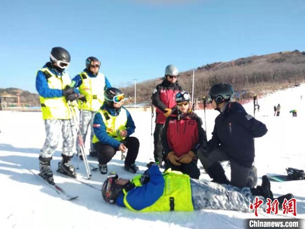 Shenyang holds snowfield rescue training