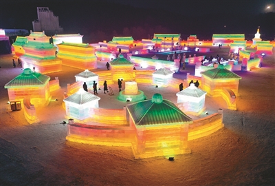 Ice and snow world decorates Shenyang winter