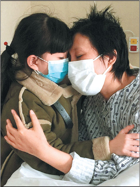 Girl gaining weight so she can donate bone marrow to sick mom