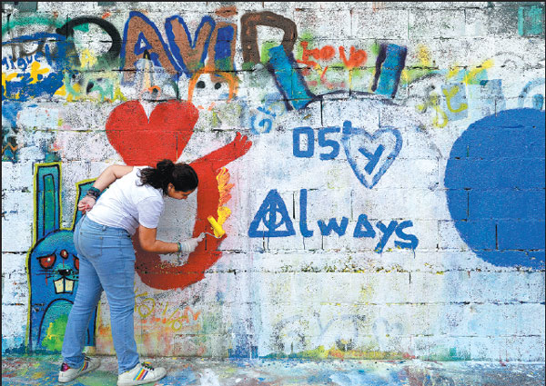 Street art reunites Spanish village