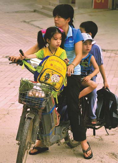 Should e-bikes be banned in China?