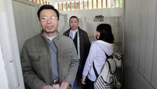 Should public toilets be unisex?