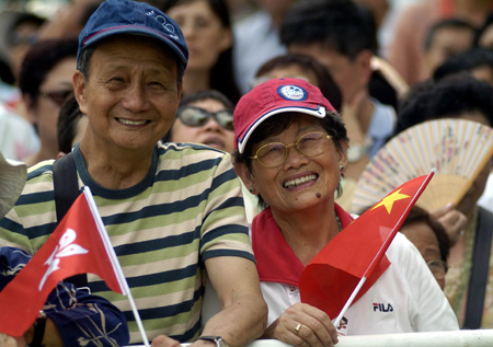 PLA perform parachute jump show in Hong Kong