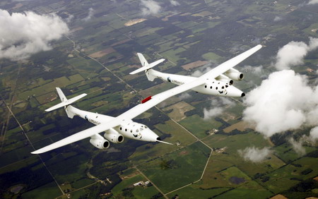 Virgin Mothership Eve lands for Airventure '09