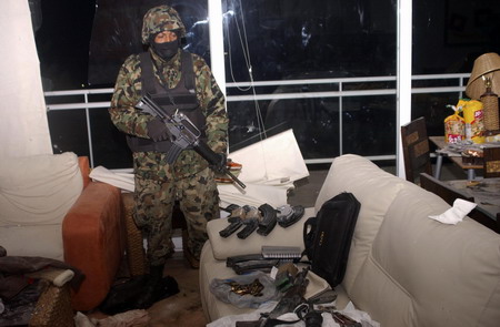 Mexico drug lord is shot dead at a luxury complex