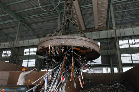 13,000 illegal firearms destroyed in Shanghai