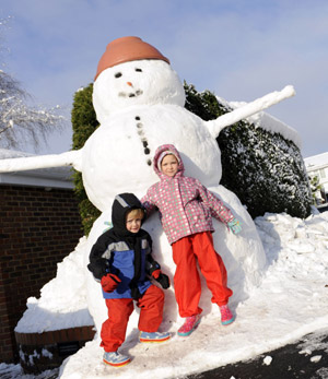 Cold breeze and snow continue to sweep N Hemisphere