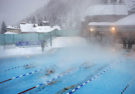 Cold breeze and snow continue to sweep N Hemisphere