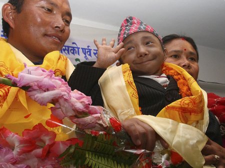 Nepal's shortest man in quest for world record