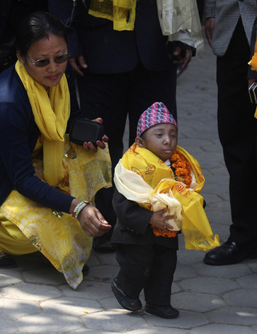 Nepal's shortest man in quest for world record