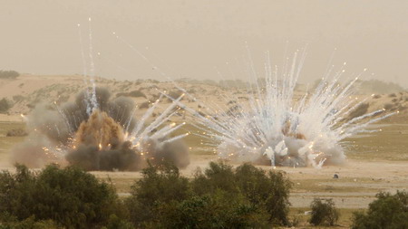 Hamas,UN neutralize unexploded ordnance