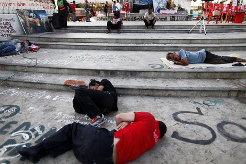 Thai protesters call off march for holiday