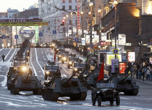 Moscow rehearses for military parade