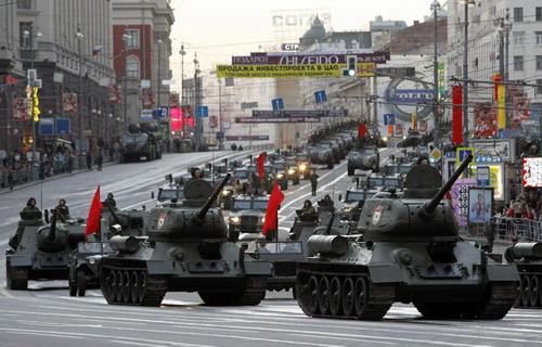 Russia and Ukraine practice for May 9 military parade