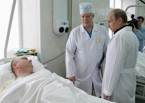 Putin visits victim of Raspadskaya mine explosion