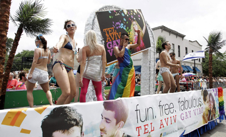 Americans revel in annual Gay Pride Parade