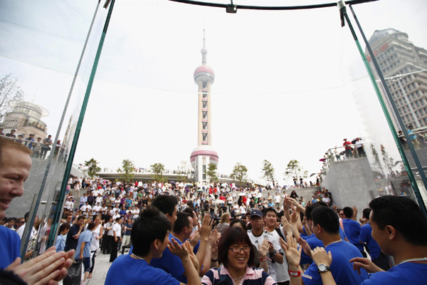 Apple opened 2nd flagship store in China
