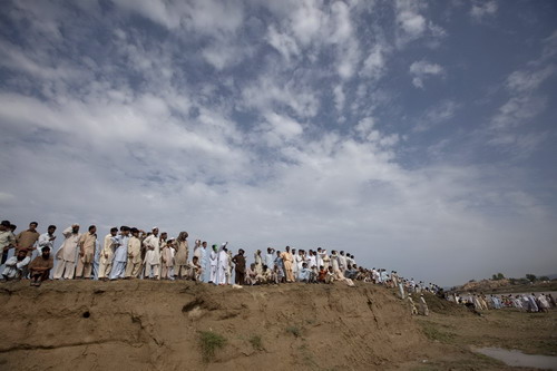 Flashfloods wreak havoc on Pakistan, killing hundreds