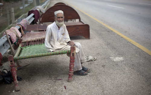 Flashfloods wreak havoc on Pakistan, killing hundreds