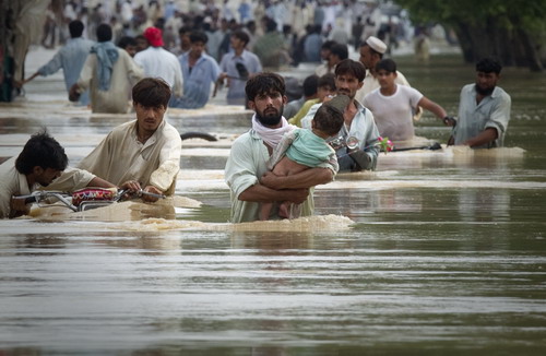 Flashfloods wreak havoc on Pakistan, killing hundreds
