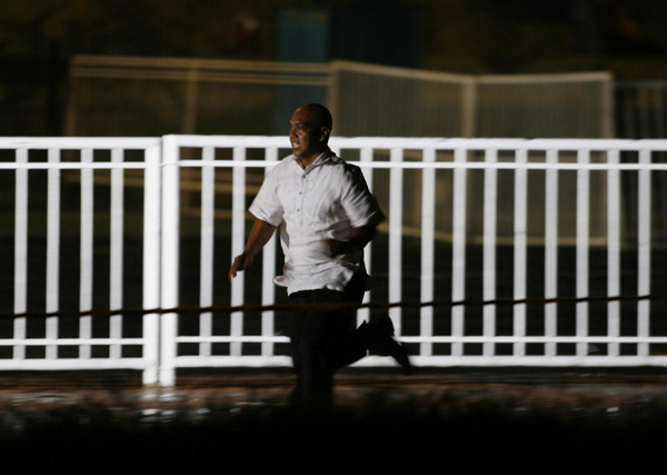 Philippine police assault hijacked bus