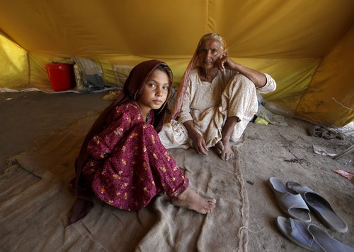 Flood victims struggle to make a living in Pakistan
