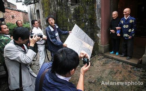 Belated wedding photos capture a lifetime