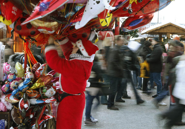 Go shopping when Christmas comes in Berlin