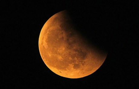 Total lunar eclipse in Shanghai