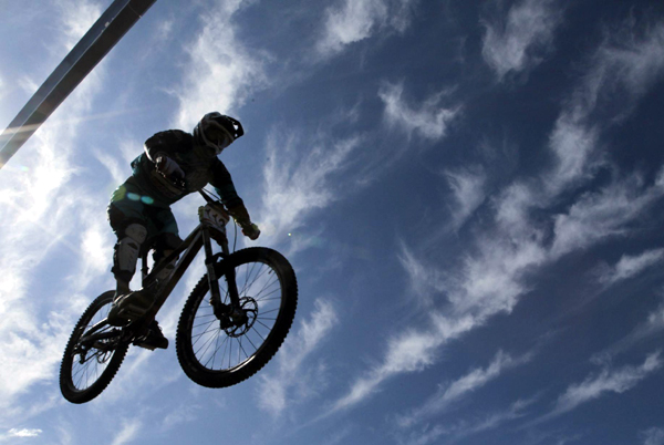 Airborne stunt staged at World Cup downhill finals