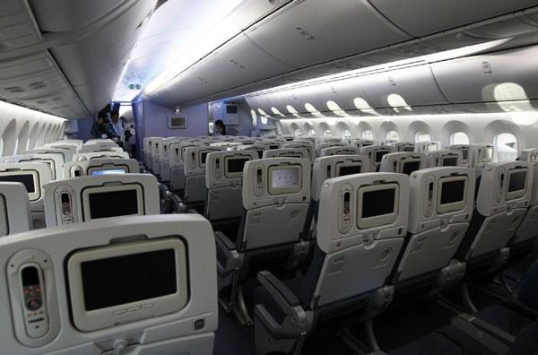 The passenger cabin of All Nippon Airways' (ANA) first Boeing 787 Dreamliner aircraft is seen after the aircraft landed at Haneda airport in Tokyo Sept 28, 2011. A look inside the New Boeing 787 Dreamliner