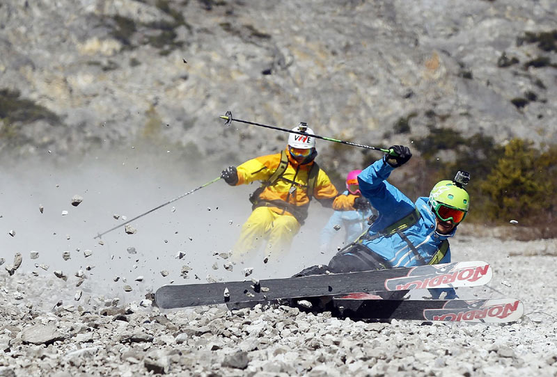 From retired Brazilian striker Ronaldo to resurgent Roger Federer, from ongoing Olympic test events to scorching league games, from basketball court to soccer pitch, we bring you the best sports images of this week (Nov 27- Dec 3). Weekly sports photos (Nov 27- Dec 3)