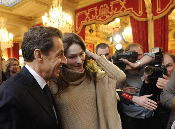 Sarkozy and wife celebrate Christmas at Elysee Sarkozy and wife celebrate Christmas at Elysee