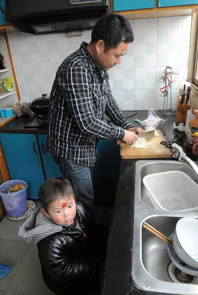 Bachelor raises abandoned baby with love