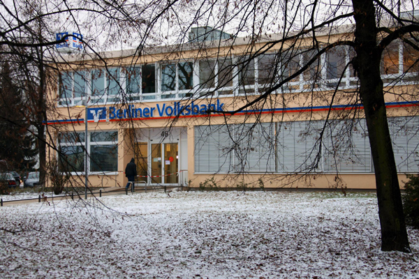 Robbers dig 30-metre tunnel to rob bank in Germany