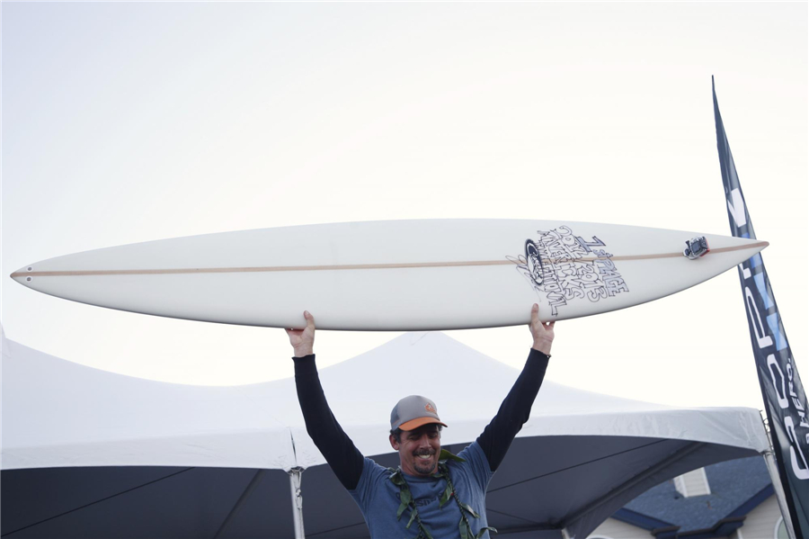 Surfing competition held in Calif.