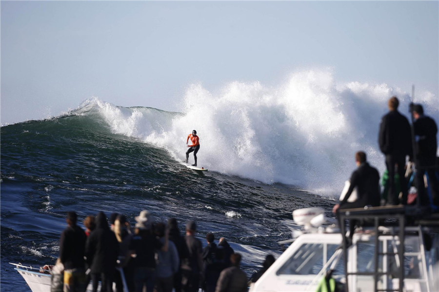 Surfing competition held in Calif.