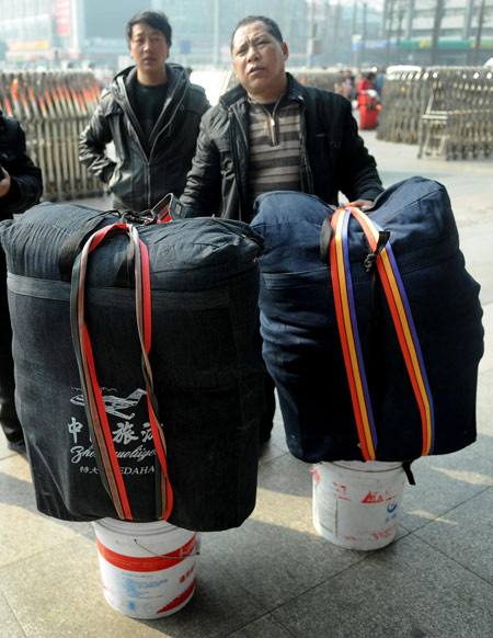 A close look at the Spring Festival rush on rail