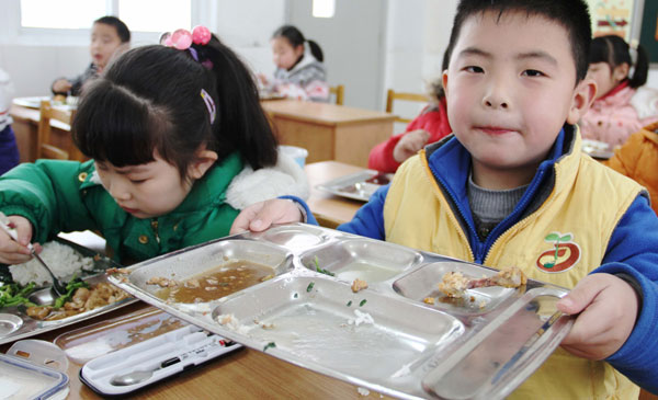 Clean plates as school cuts waste