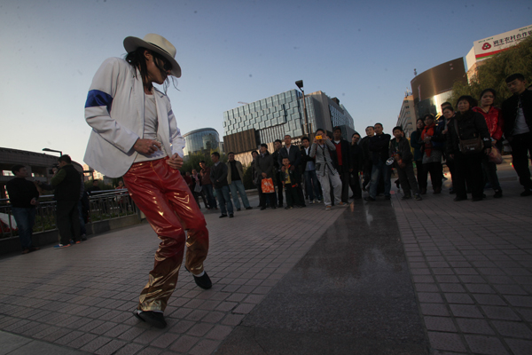 Chinese man shares Michael Jackson's skin issues