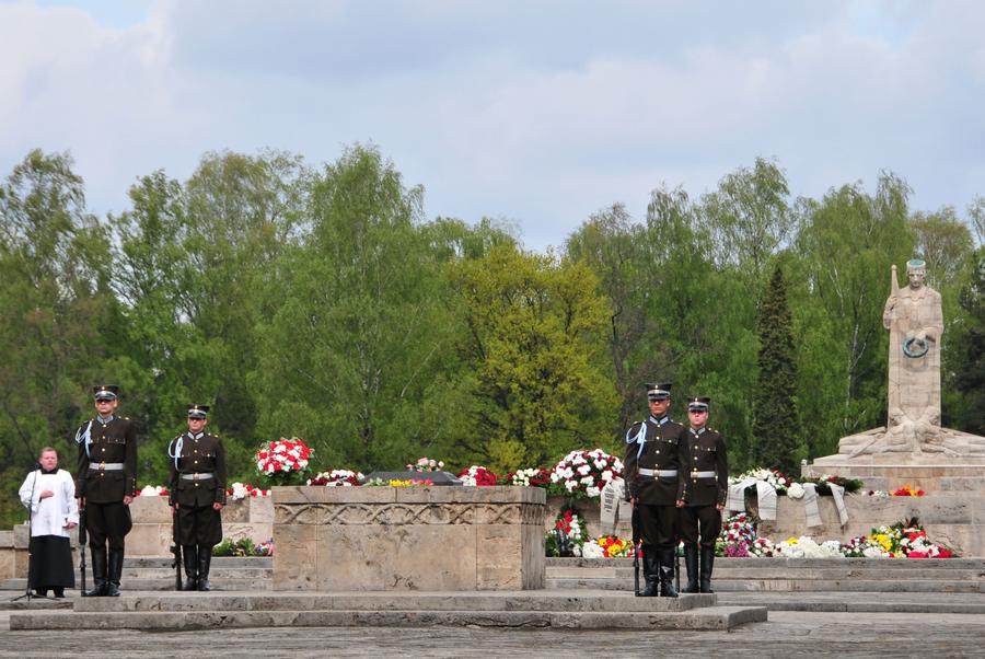 Countries mark end of WWII