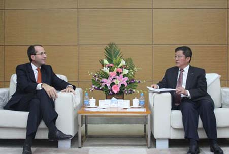 Boston Consulting Group visits ChemChina