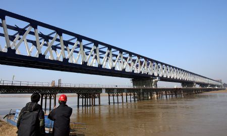 Zhengzhou Yellow River highway &railway dual-use bridge underway