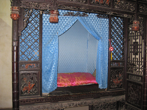 Kang the billionaire's Mansions