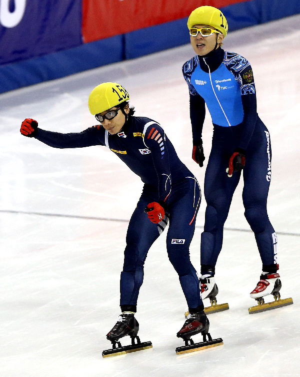 CHINA-SHANGHAI-SPEED SKATING-SHORT-WORLD CUP (CN)