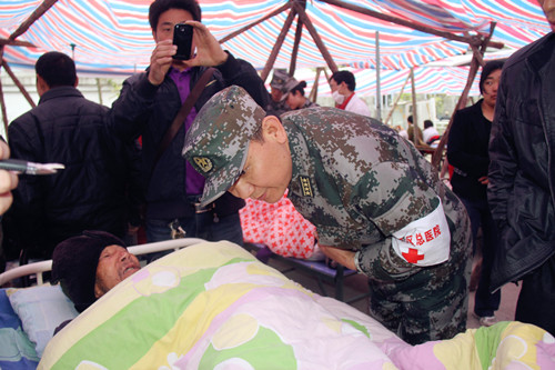 Medical officer brings hope to quake victims