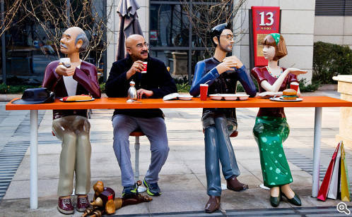 Vibrant Sculptures on Ligongdi