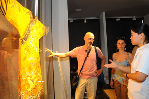 Nanjing exhibits art creations in Milan