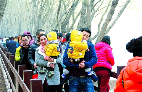 Sanmenxia tourism market booms during Spring Festival