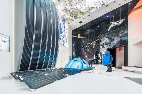 3小時充滿iPhone 6P漢能推出太陽能發電紙M12